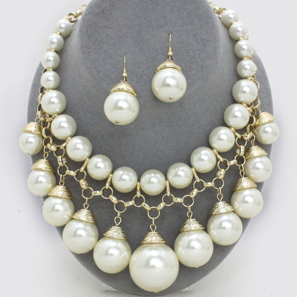 Chunky Pearl Drop Bib Necklace