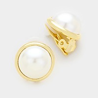 Metal trim pearl clip on earrings