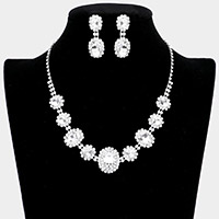 Oval Stone Accented Rhinestone Trimmed Necklace