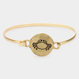 Crab Embossed Round Disc Hook Bracelet