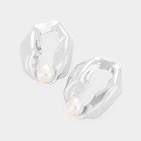 Abstract Metal Pearl Earrings 
