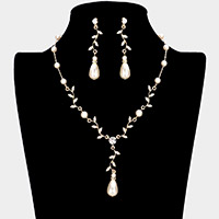 Pearl Accented Leaf Cluster Vine Necklace