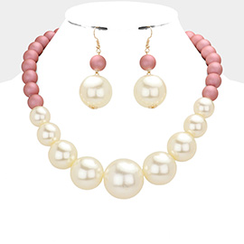 Multi Sized Pearl Necklace
