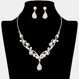 Pearl Teardrop Rhinestone Pointed Necklace