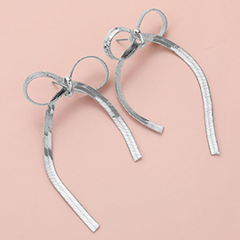 SECRET BOX_Textured Metal Chain Bow Earrings