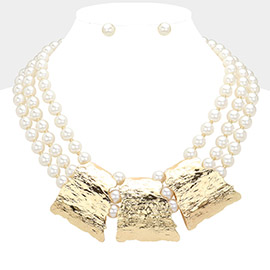Tripe Textured Metal Plate Accented Pearl Statement Necklace