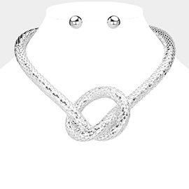 Mesh Metal Know Necklace