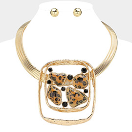 Oversized Abstract Leopard Printed Stone Embellished Pendant Necklace