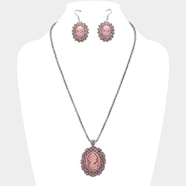 Rhinestone Paved Cameo Pointed Pendant Necklace