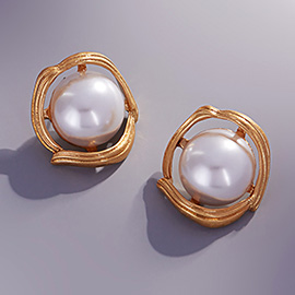Round Pearl Pointed Earrings