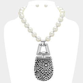 Oversized Leopard Pendant Pointed Pearl Statement Necklace