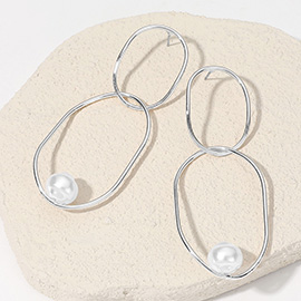 SECRET BOX_Sterling Silver Dipped Pearl Pointed Double Oval Hammered Wire Link Earrings