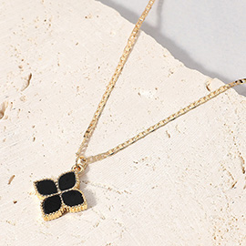 Clover Pendant Necklace