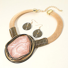 Metal Wire Wrapped Bold Geometric Pendant Accented Statement Necklace