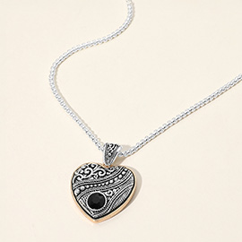 Round Stone Pointed Antique Metal Heart Pendant Necklace